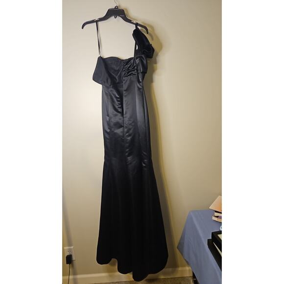 Pierre Cardin Black Evening Gown – One Shoulder Satin Dress Size 40 - Picture 3 of 6
